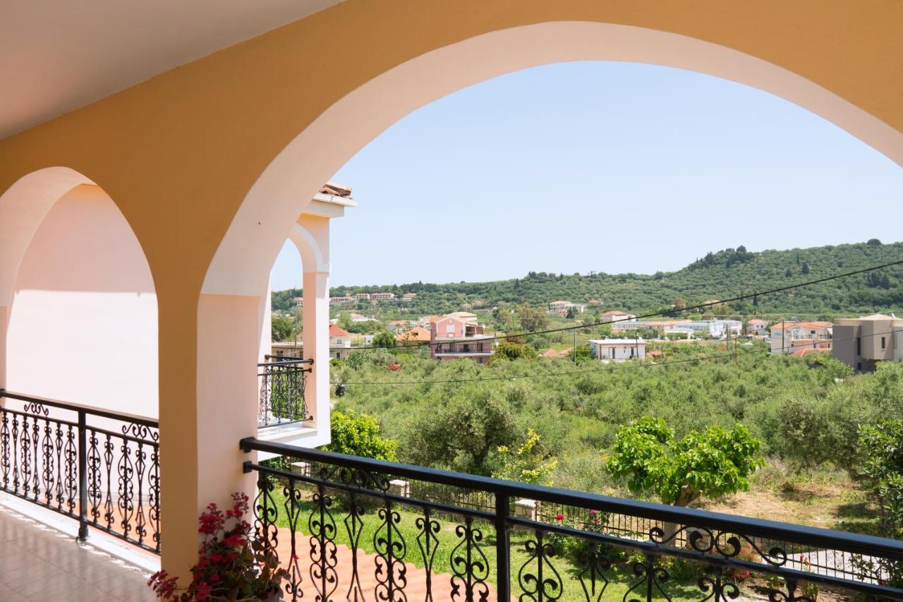 טסיליבי Raptis Guest House מראה חיצוני תמונה