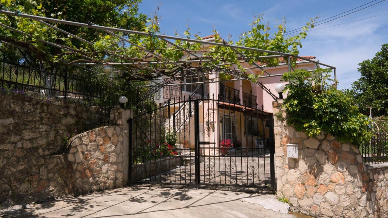 טסיליבי Raptis Guest House מראה חיצוני תמונה
